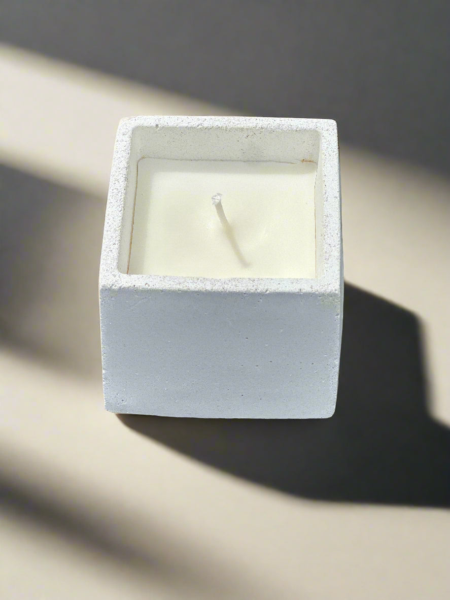 Forma Candle